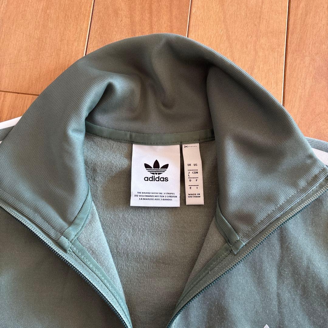 adidasトラックジャケット　ベッケンバウアー くすみグリーン