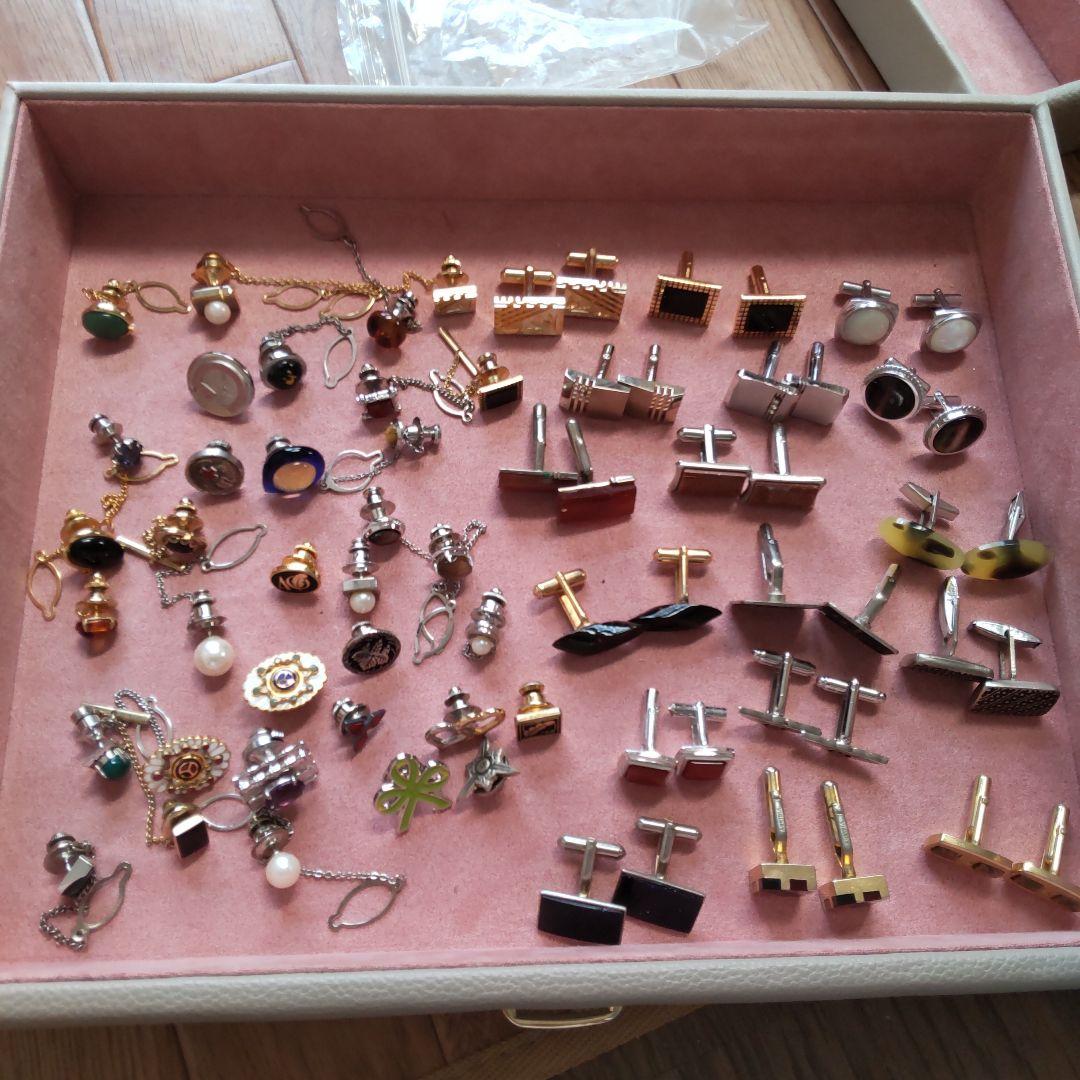 まとめ売り ネクタイピンとカフスボタンの166点セット 大量 ケース 本日限り