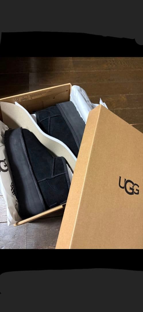 UGG 24センチ　厚底ムートンブーツ　ウルトラミニ　黒