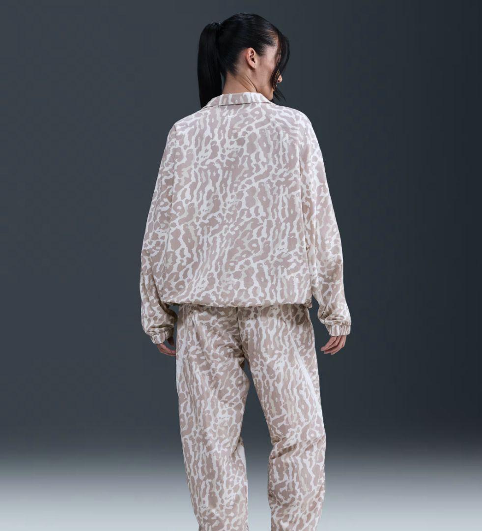 新品 NIKE トラックジャケット レディース ヒョウ柄 レオパード柄