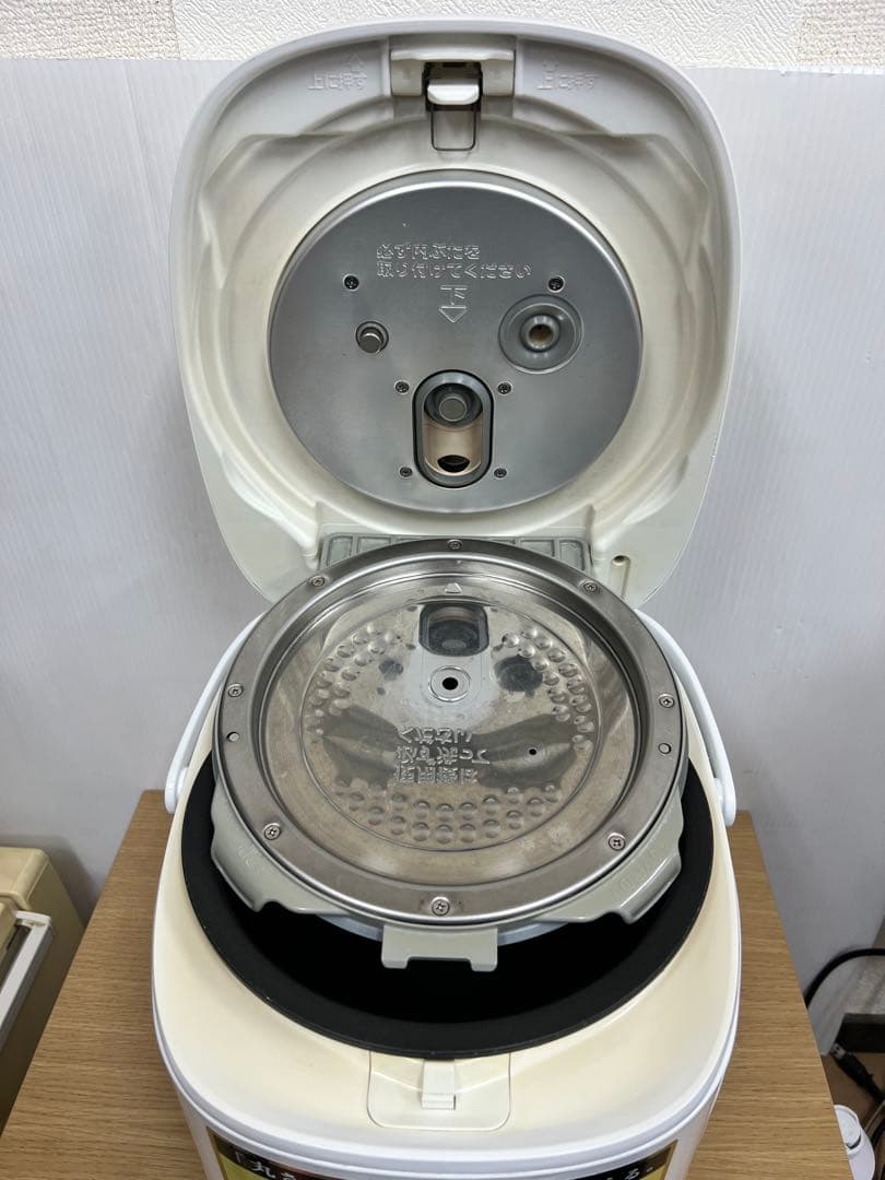 TOSHIBA 東芝 IH炊飯器 RC-10VRK鍛造かまど5.5合 1.0L