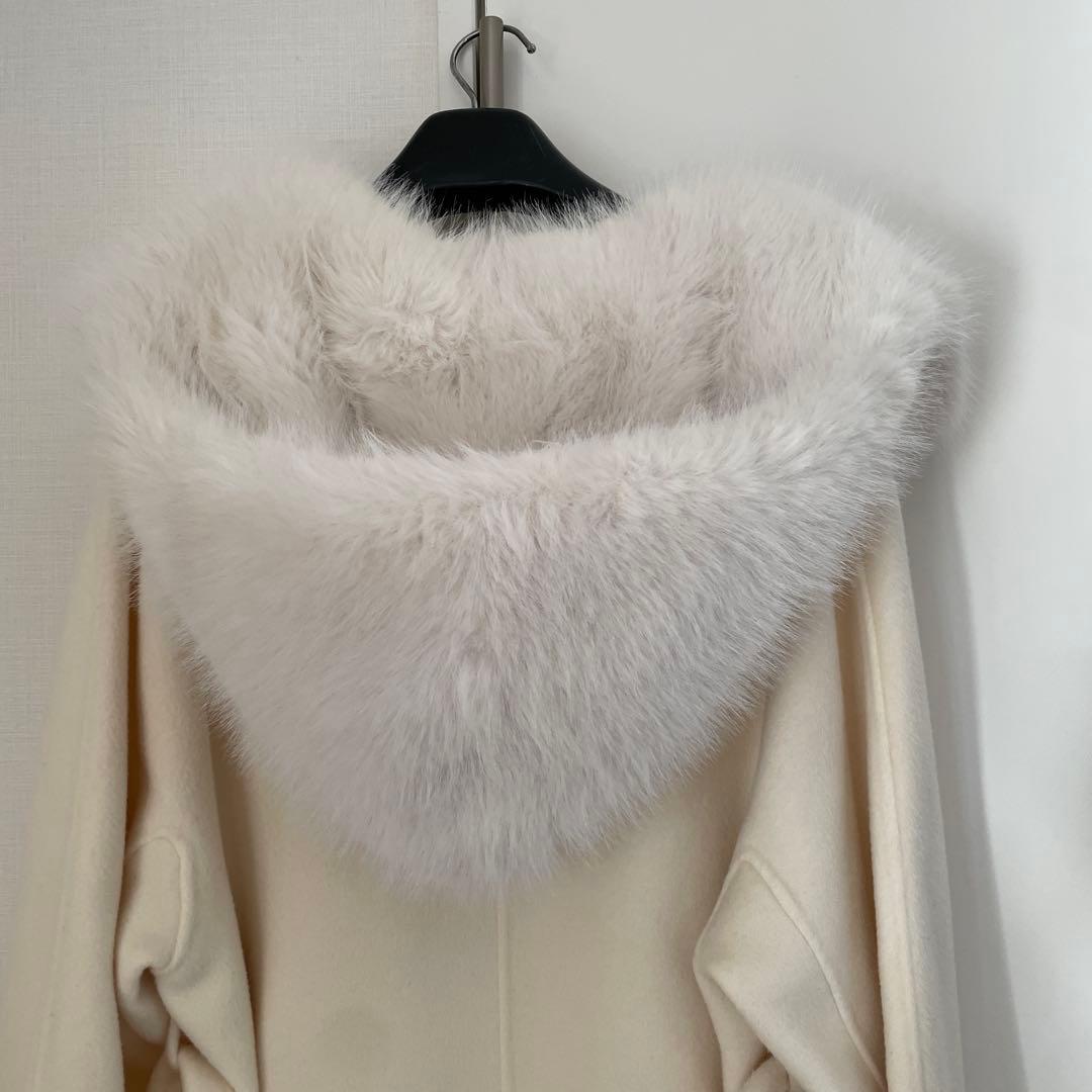 完売商品 ファー付きベージュロングコート　ESMOK