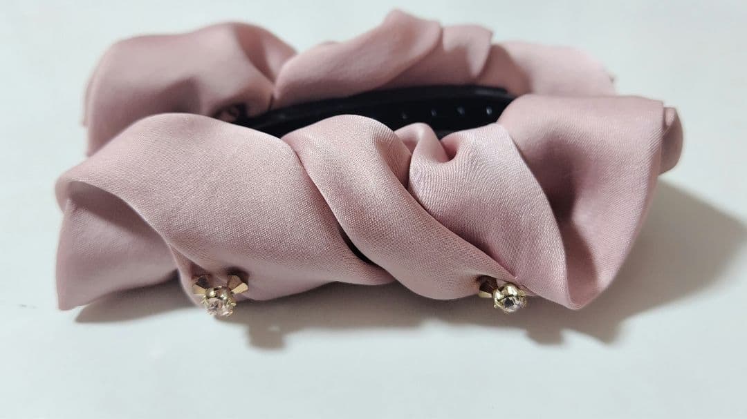 新品同様コンプレックスビズピンクバナナクリップ