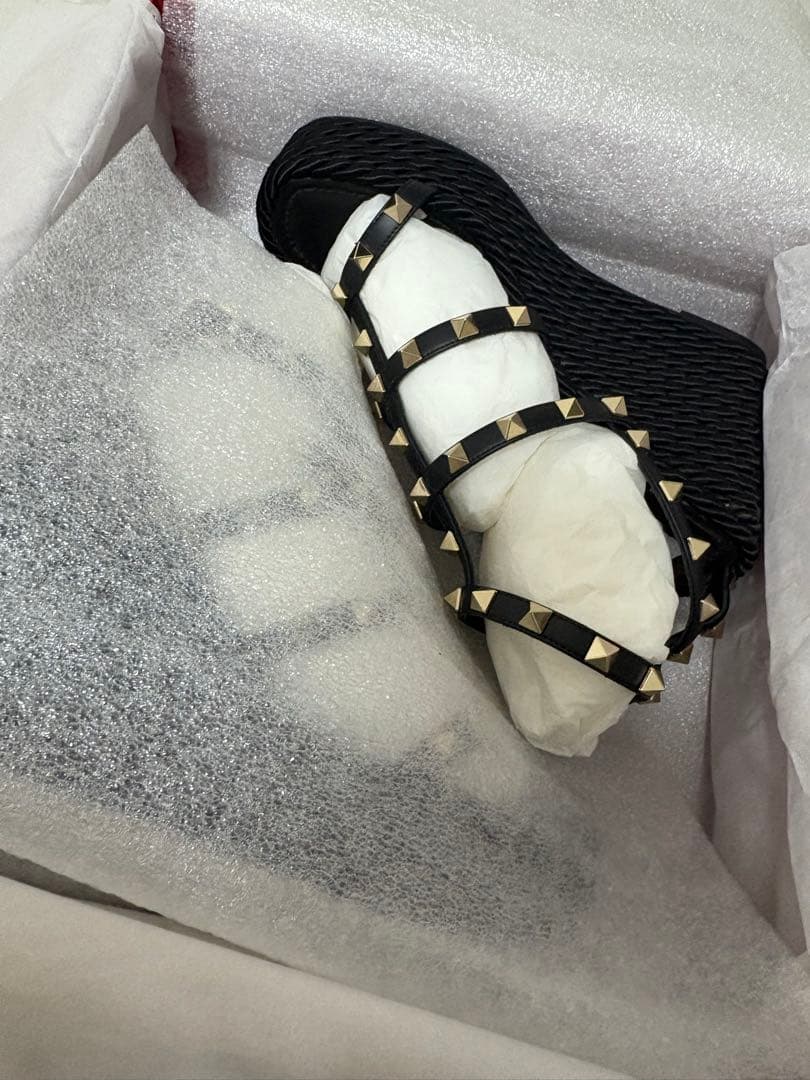 【最終値下げ美品】VALENTINO ウェッジソールサンダル　ブラック36サイズ