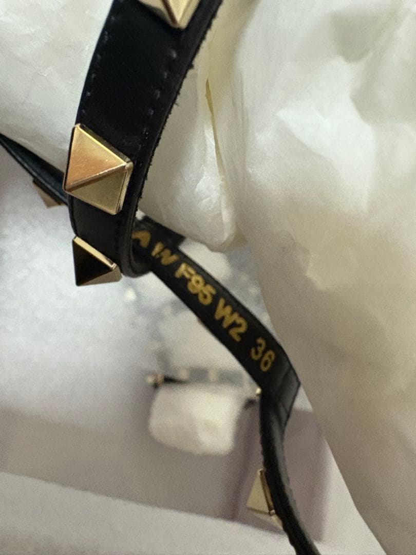 【最終値下げ美品】VALENTINO ウェッジソールサンダル　ブラック36サイズ