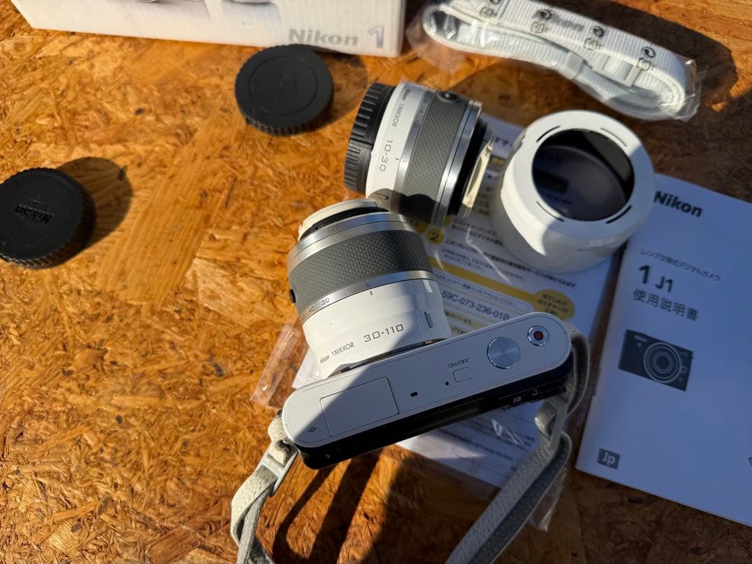 NICON １　J1 デジタルカメラ