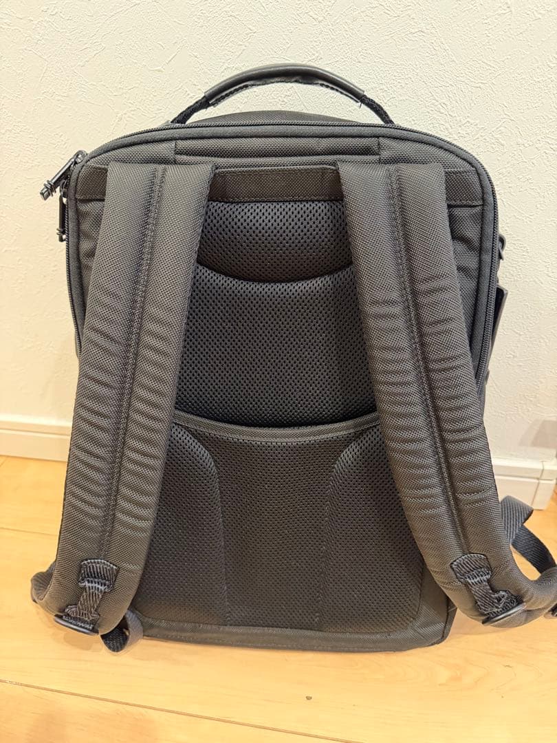TUMI ブラック バックパック