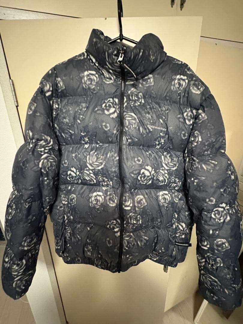 希少品！thisisneverthat 花柄ダウンジャケット Lサイズ