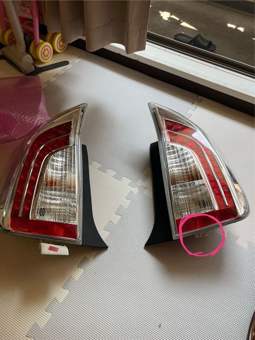 s*s様 テールランプセット クリア/レッド　プリウス30後期