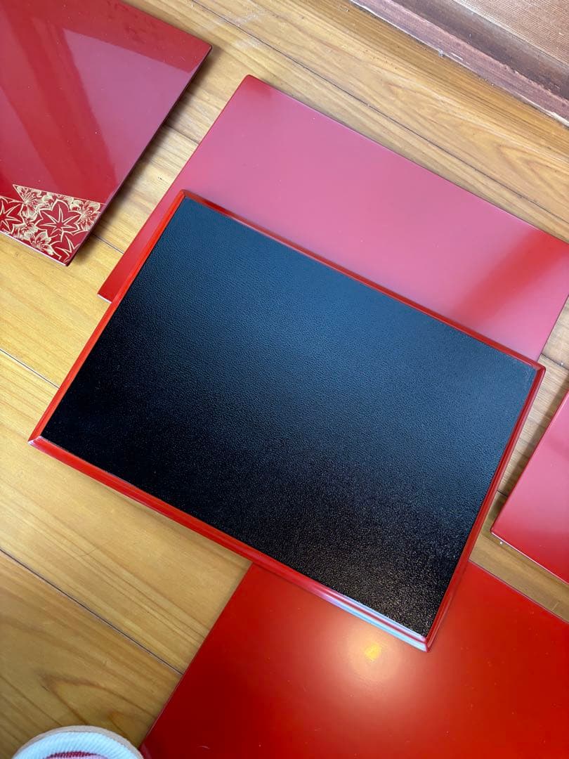 【輪島塗】朱漆塗り 沈金 桜に紅葉の図 蒔絵 菓子皿 菓子器 盛り皿 五客