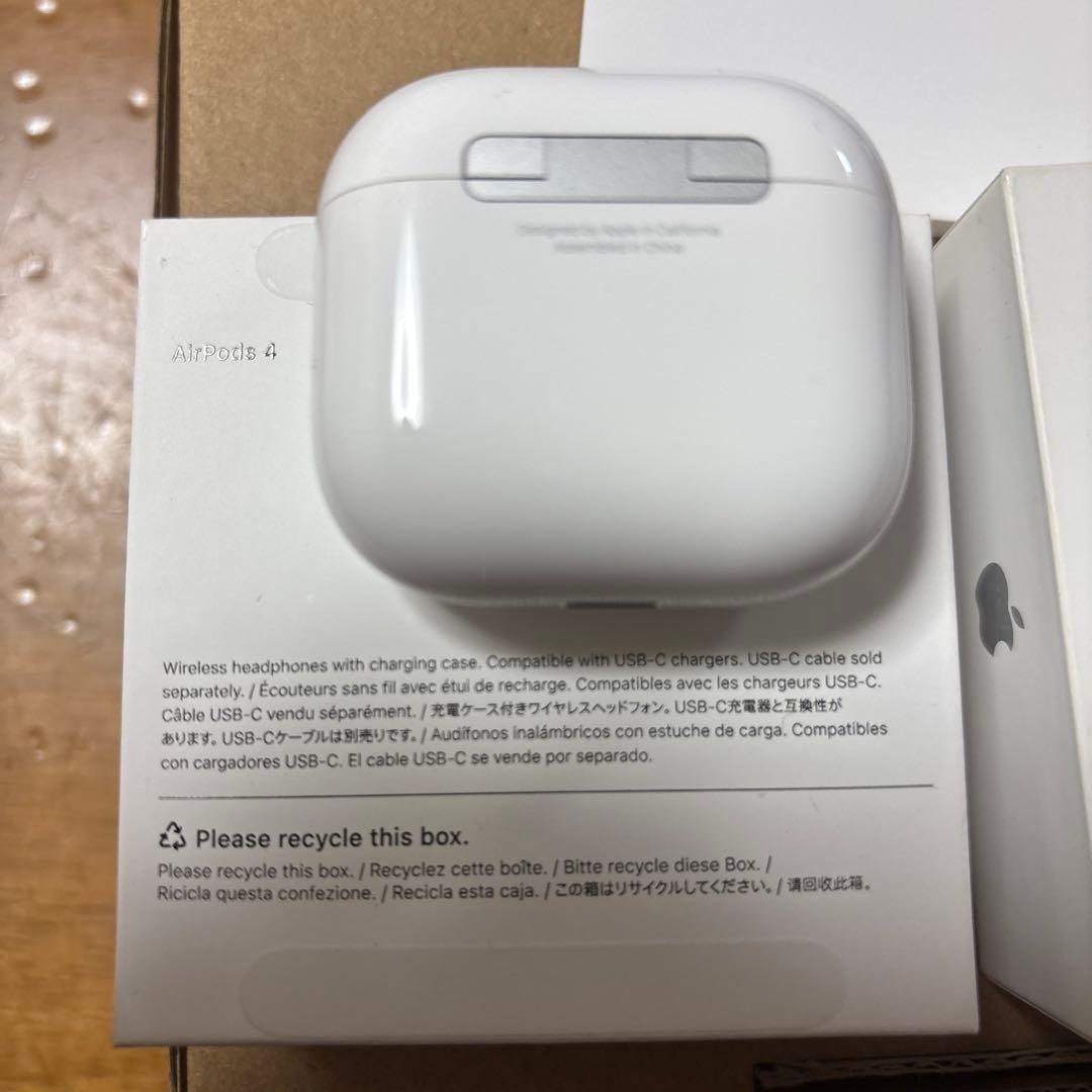 Apple AirPods 4本体