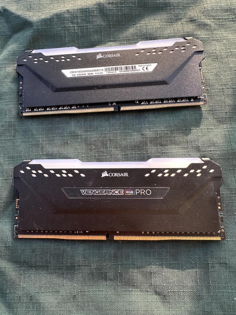 値下げ⑴ CORSAIR VENGEANCE RGB PRO[8GB×2枚]