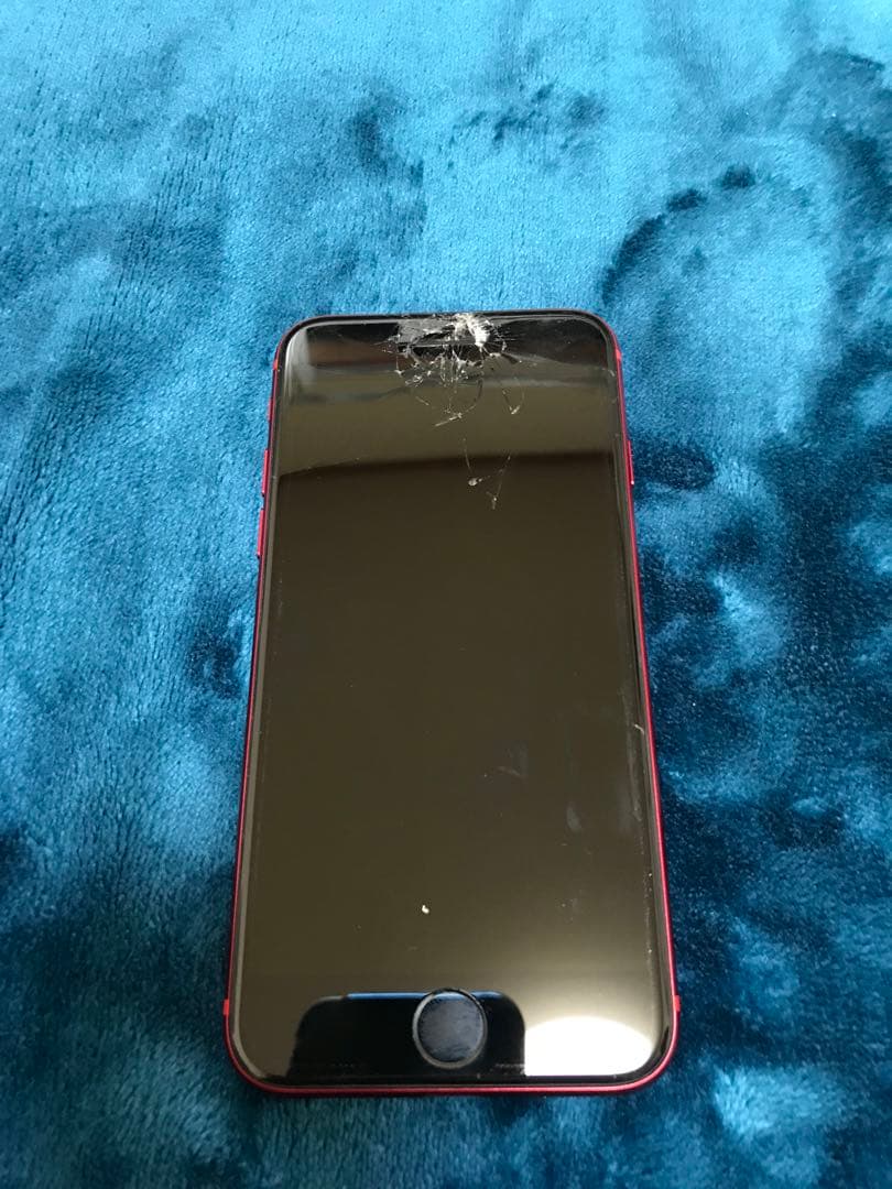 iPhoneSE第2世代　レッド 画面ひび割れあり