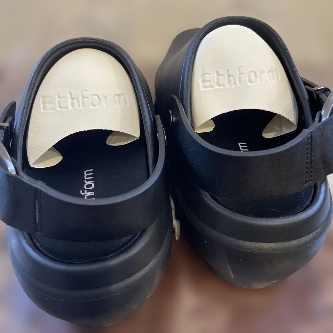 Smile（╹◡╹）Ethform ブラック クロッグサンダル