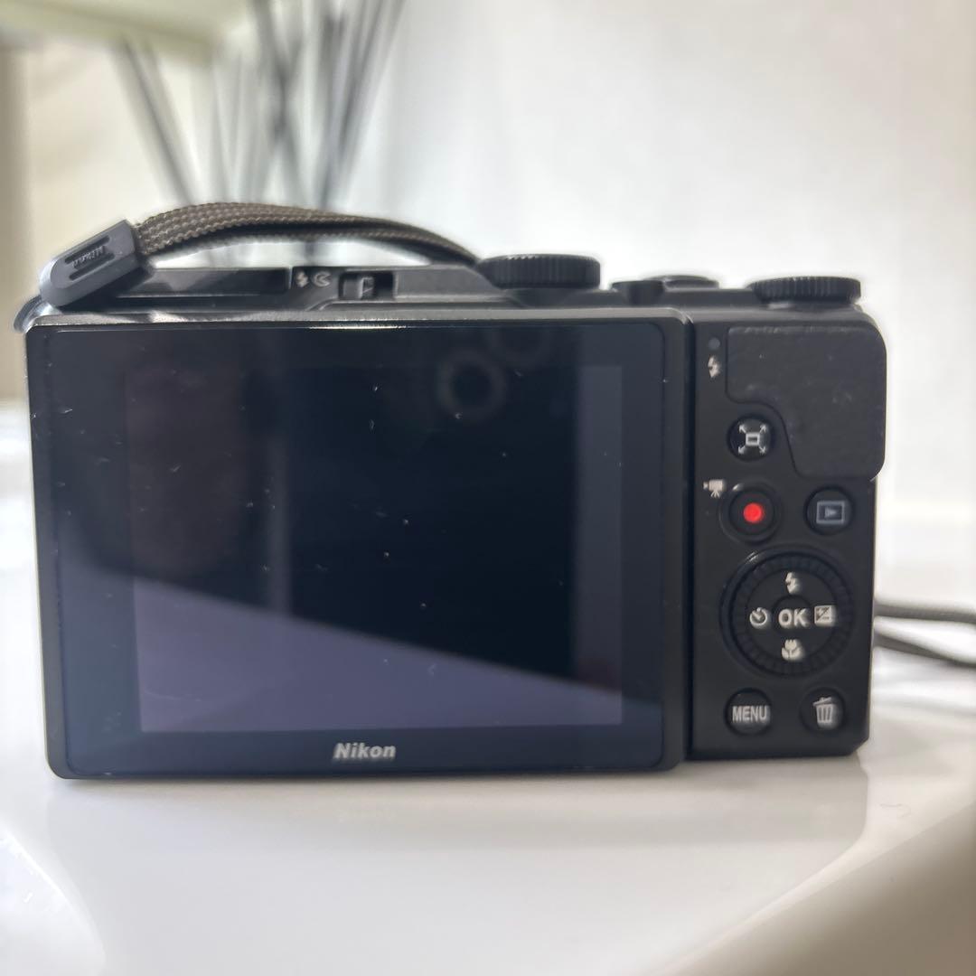 匿名　スピード発送 ニコン　COOLPIXA900BK 美品