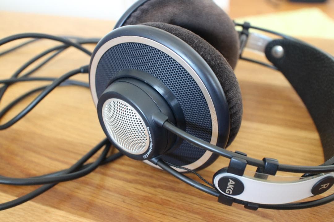 ヘッドホン AKG K702