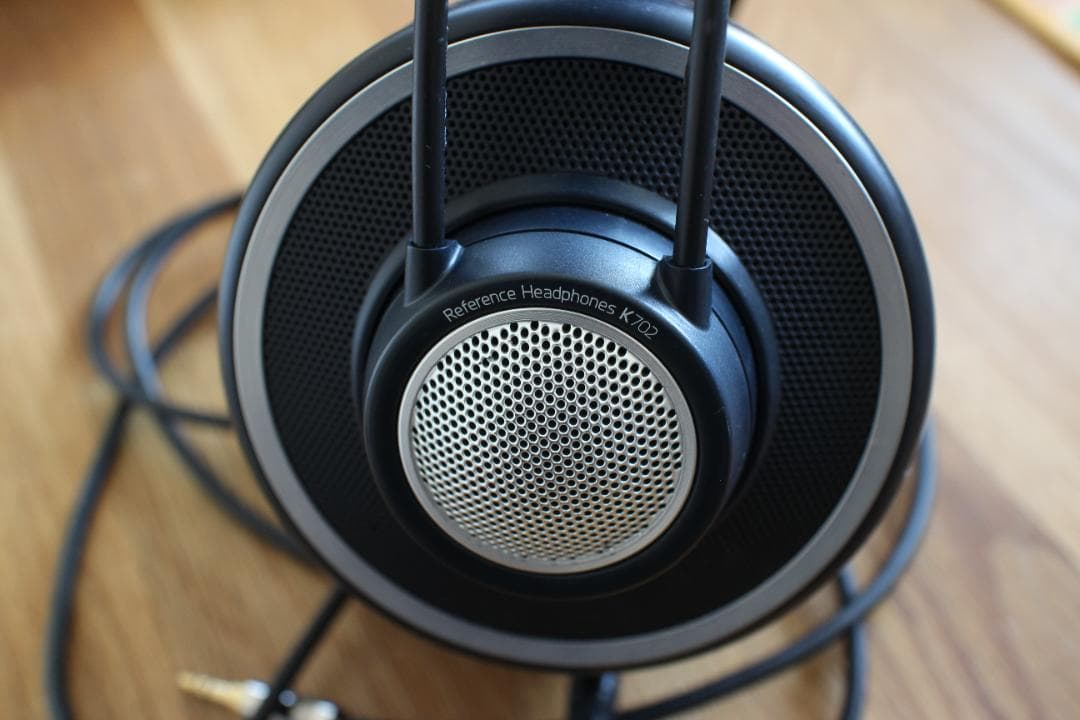 ヘッドホン AKG K702