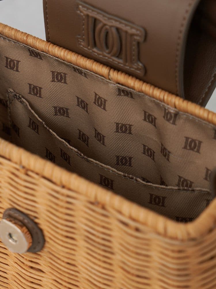 【新品未開封】Darich　大人気希少♡ロゴレザーラタンバッグ　ベージュ　BEG