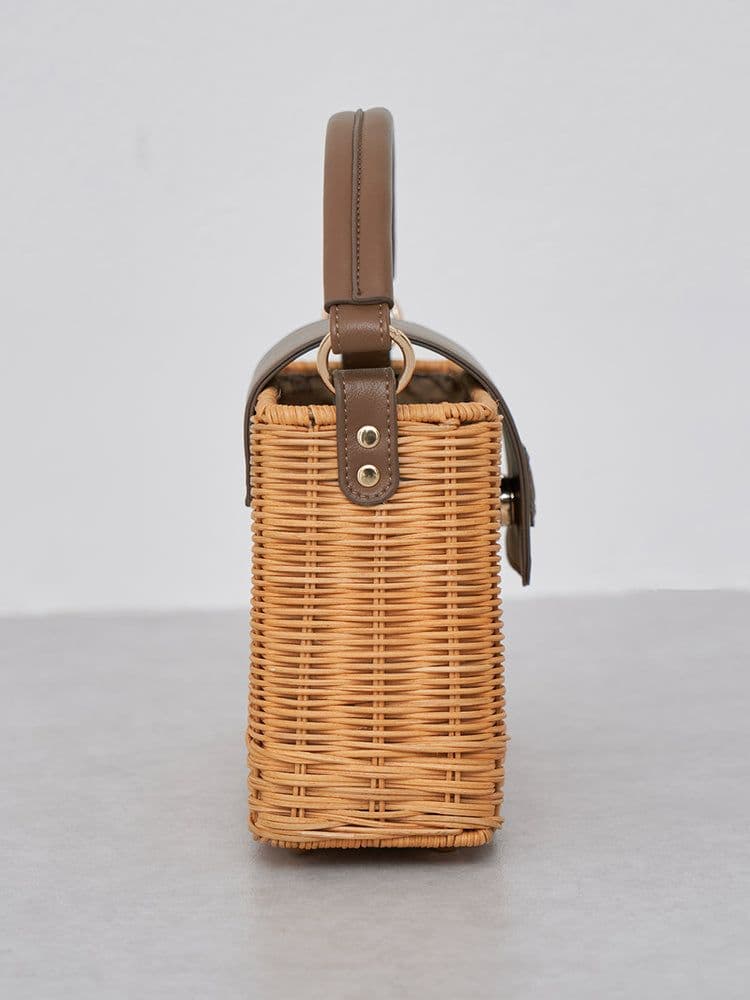 【新品未開封】Darich　大人気希少♡ロゴレザーラタンバッグ　ベージュ　BEG