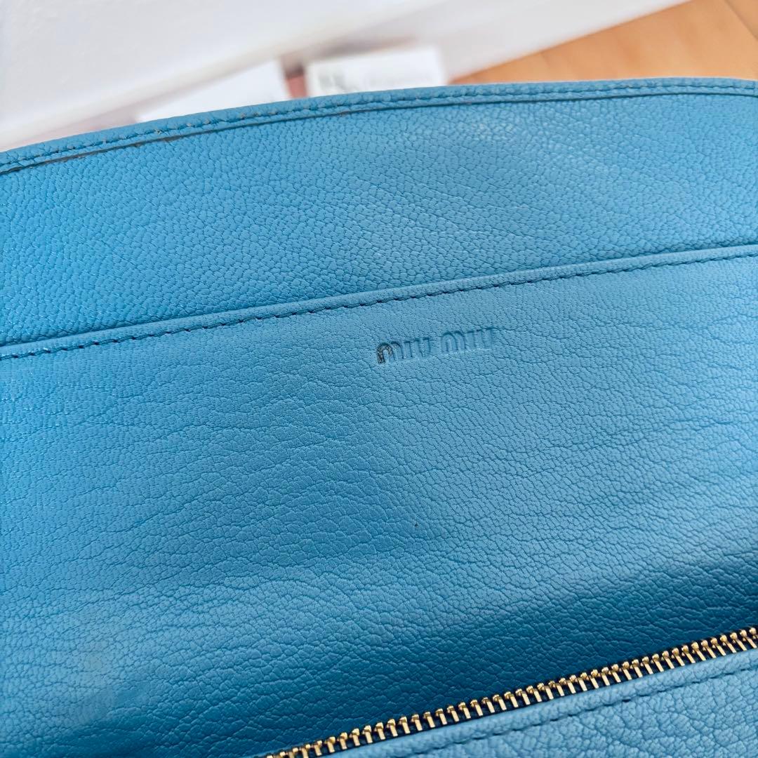 miumiuの長財布