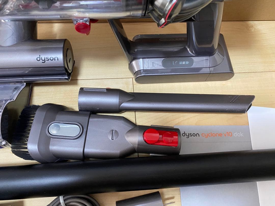 Dyson ダイソン cyclone v10 コードレス掃除機　【匿名発送】