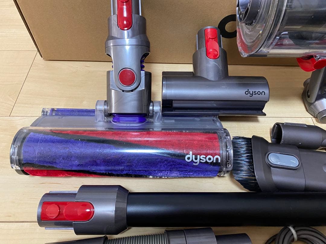 Dyson ダイソン cyclone v10 コードレス掃除機　【匿名発送】