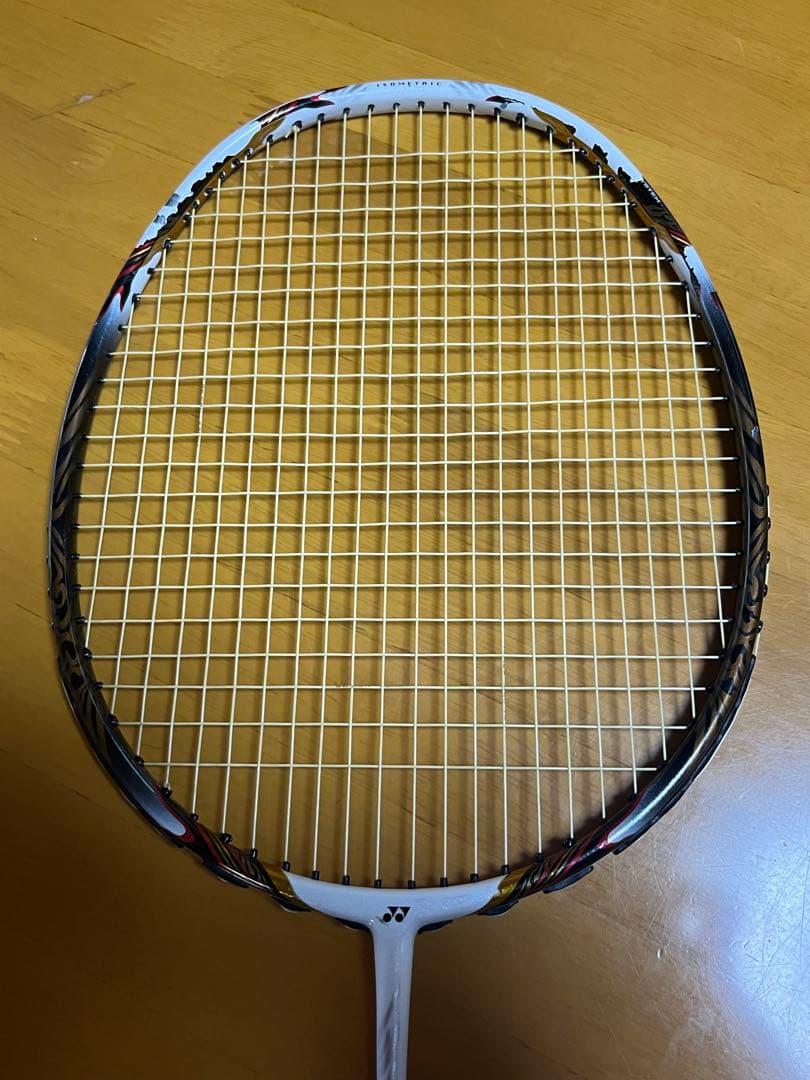 YONEX VOLTRIC 80 バドミントンラケット