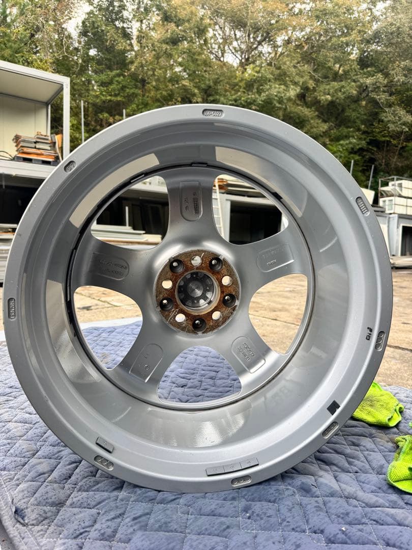 カールソン2/5 20インチホイールPCD114.3