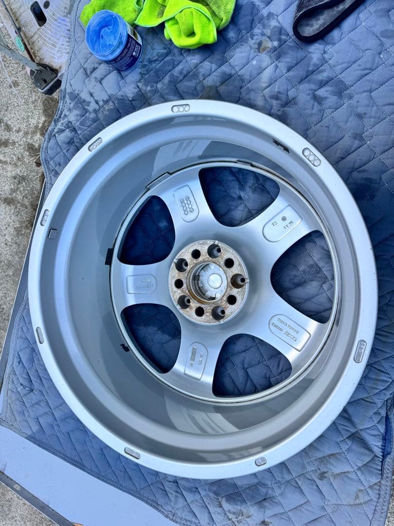 カールソン2/5 20インチホイールPCD114.3