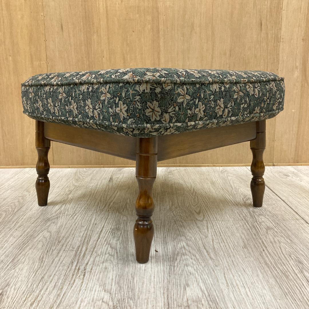 Pepsi Planet様用【カリモク】コロニアル スツール　オットマン