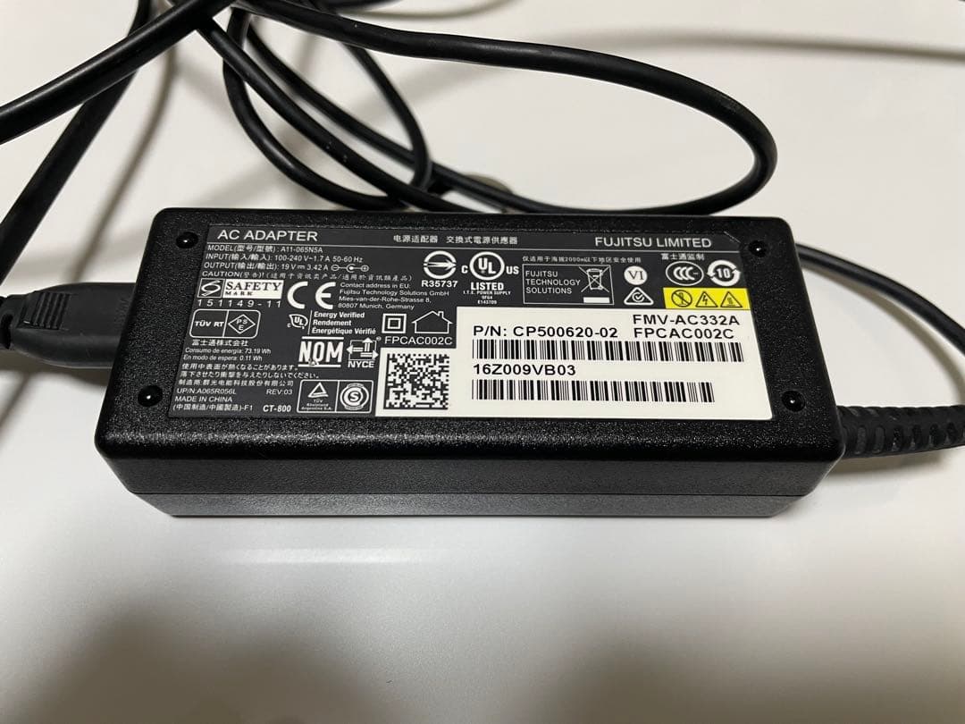 Fujitsu ジャンク　ノートPC ホワイト LIFEBOOK AH53/A3