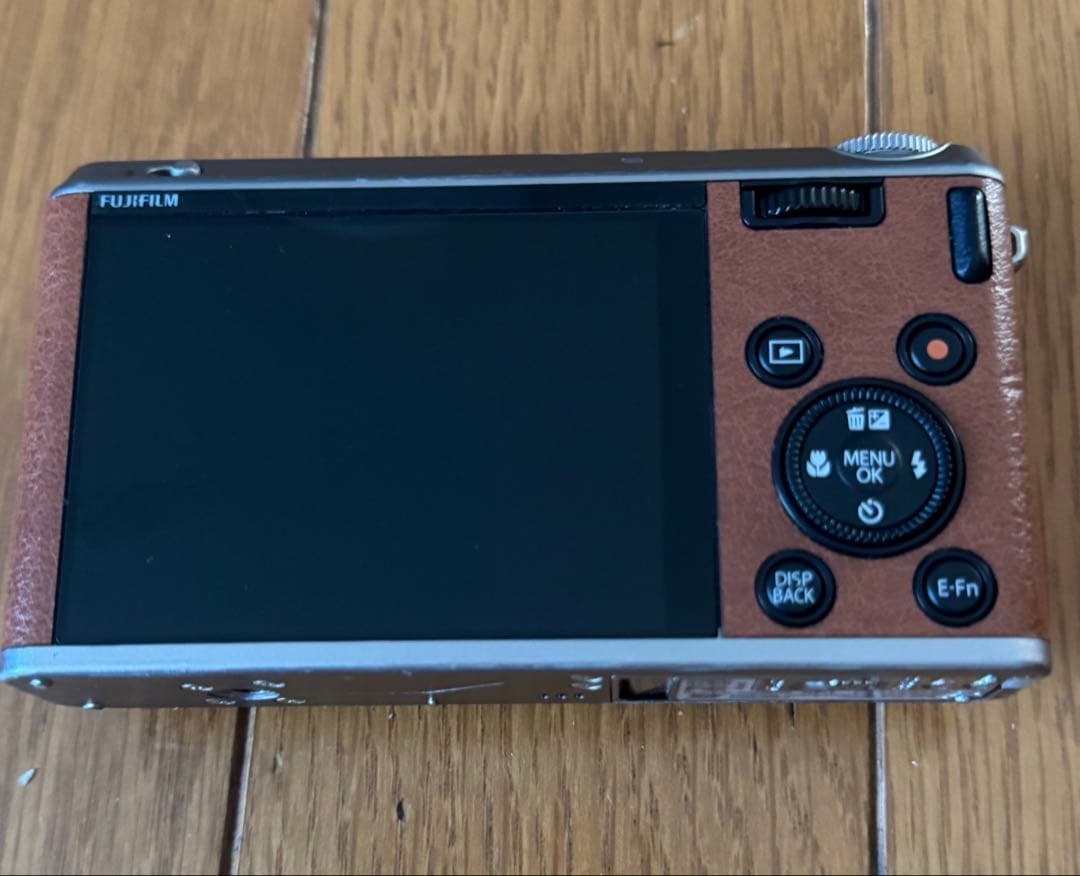 FUJIFILM XF1 コンパクトデジタルカメラ