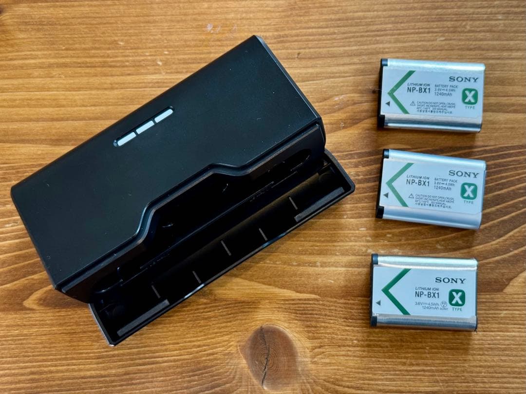 SONY ZV-1F デジタルカメラ（バッテリー３本）