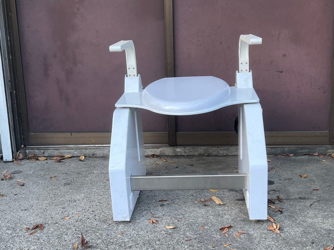 新品　電動昇降トイレリフト 介護用／立ち上がり補助／高齢者・リハビリに便利