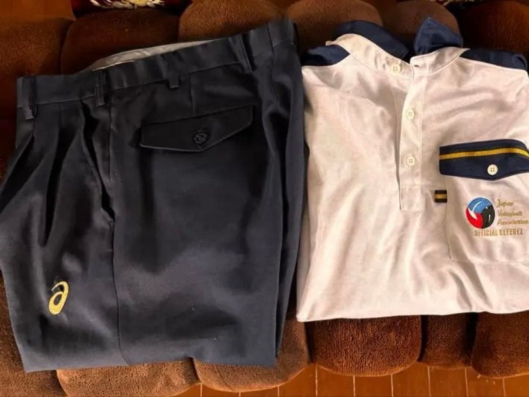 日本バレーボール協会　審判服　半袖　ズボンセット バレーボール