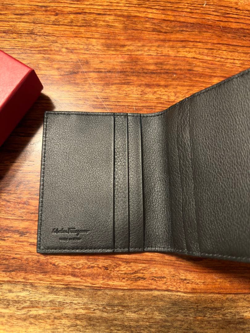 Salvatore Ferragamoフェラガモ カードケース 販売店証明書付き