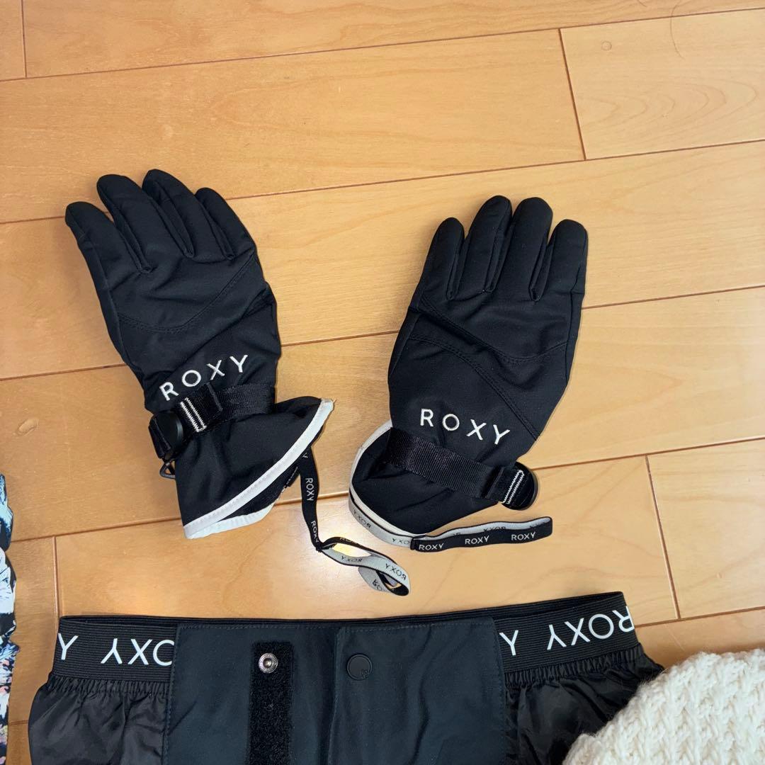 ROXY スノーボードウェアセット 女性用　手袋とニット帽付き
