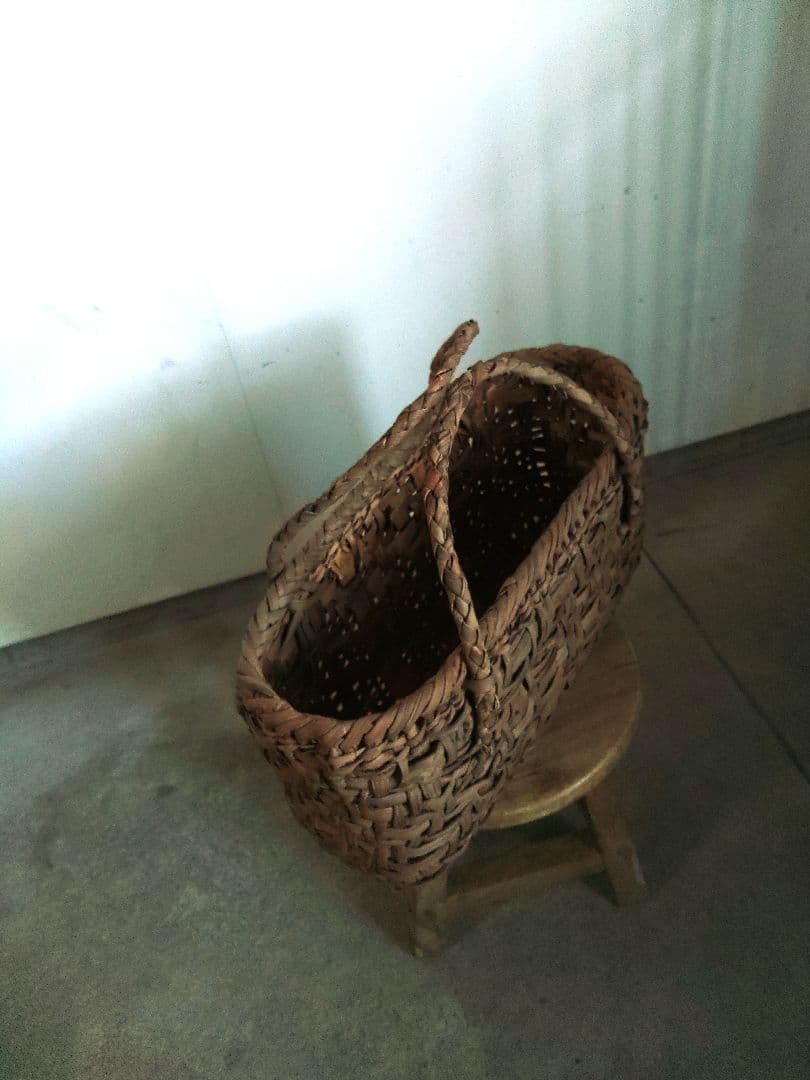 天然素材のシンプルなかごバッグ信州安曇野の山葡萄かごバッグ　里山手仕事