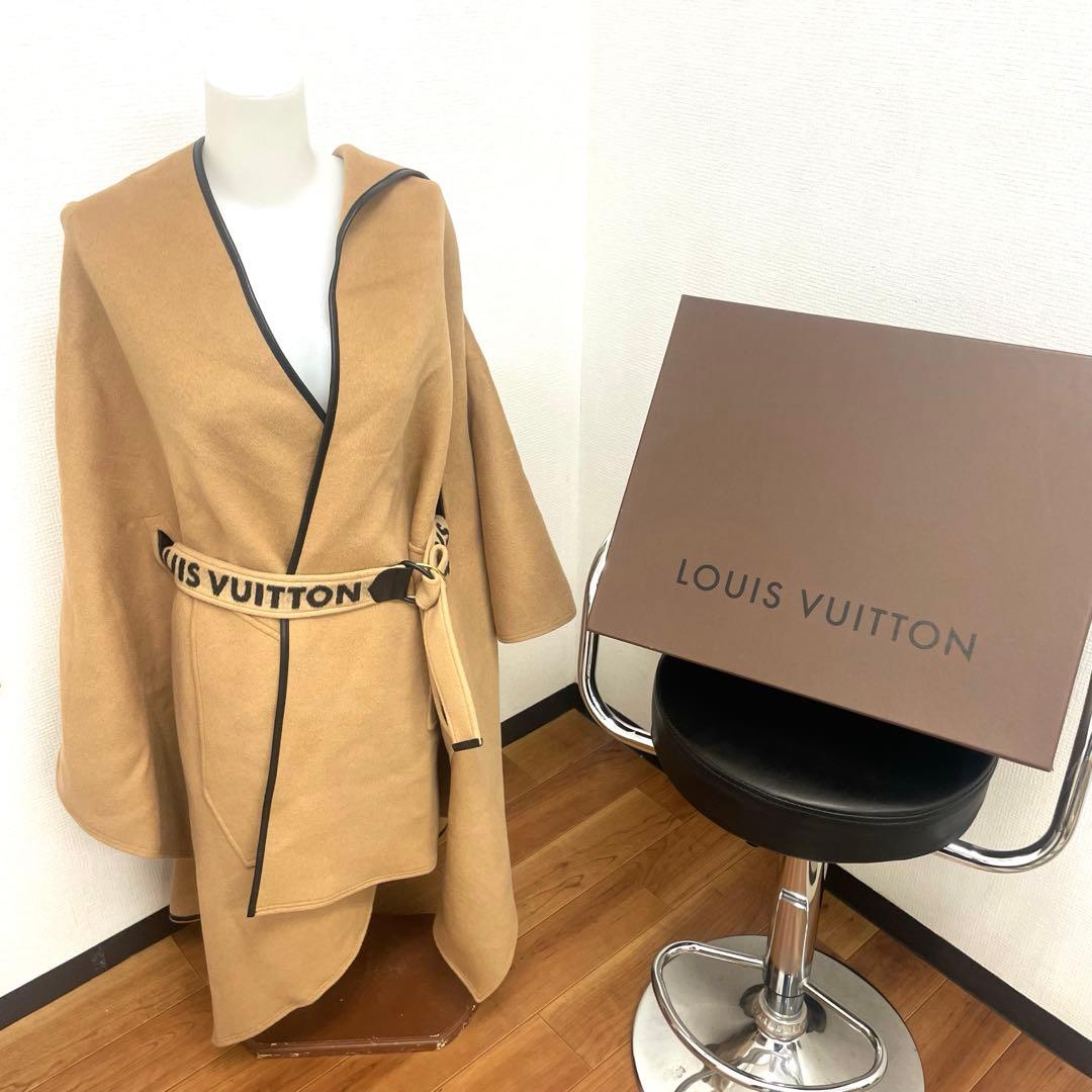LOUIS VUITTON ルイヴィトン　ベージュ ケープコート