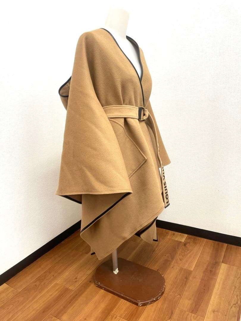 LOUIS VUITTON ルイヴィトン　ベージュ ケープコート