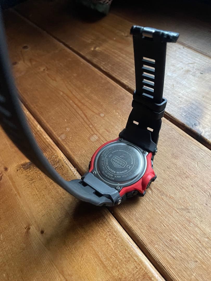 動作良好 CASIO G-SHOCK GBD-100 ブラック × レッド