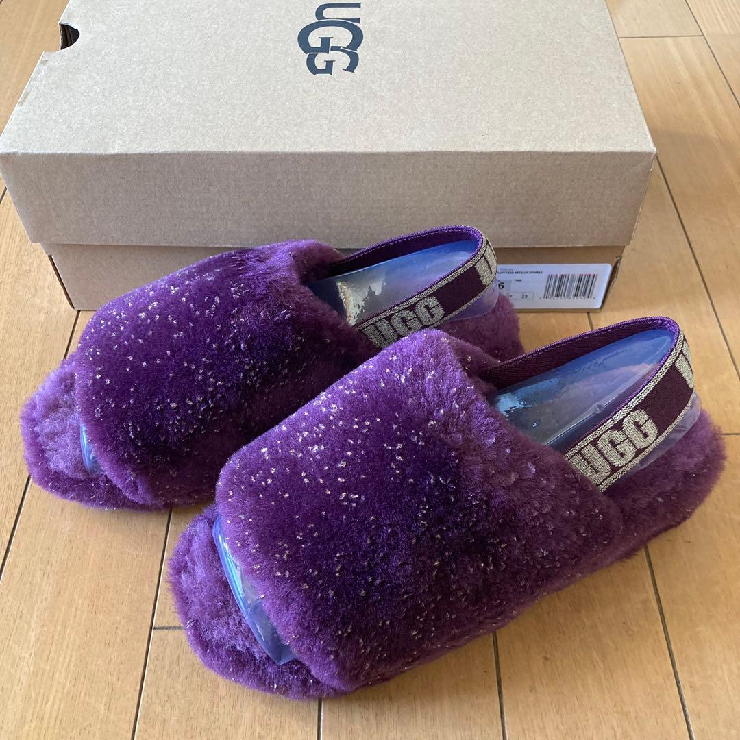 ✨お値下げ✨UGG Fluff Yeah メタリックスパークル スリッパ
