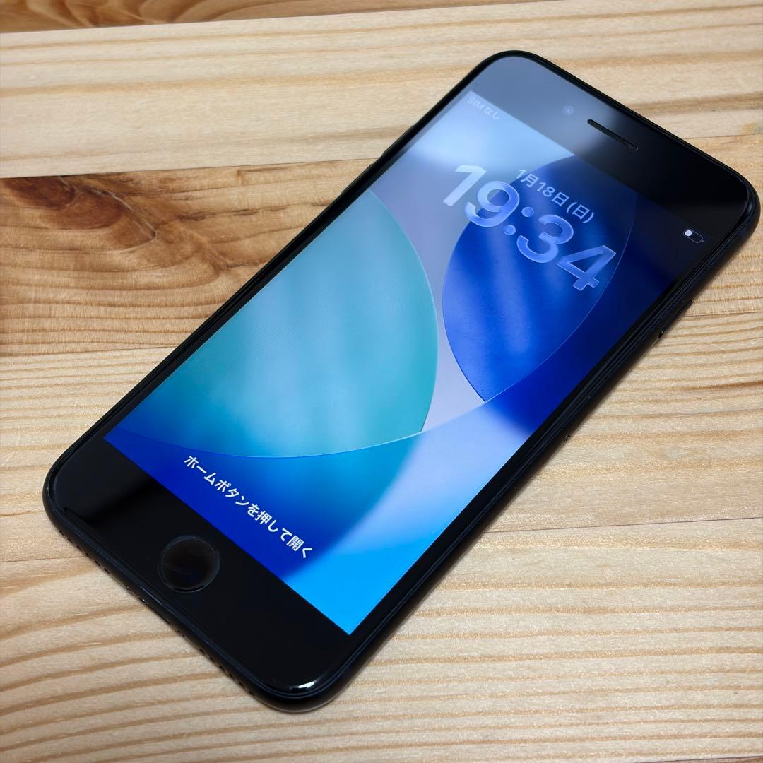 か*ん様 バッテリー新品　iPhoneSE第3世代64GB SIMフリー　美品