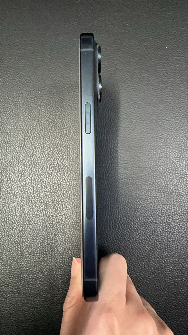 海外版 iPhone 15 Pro Max 1TB，美品，バッテリーは96%