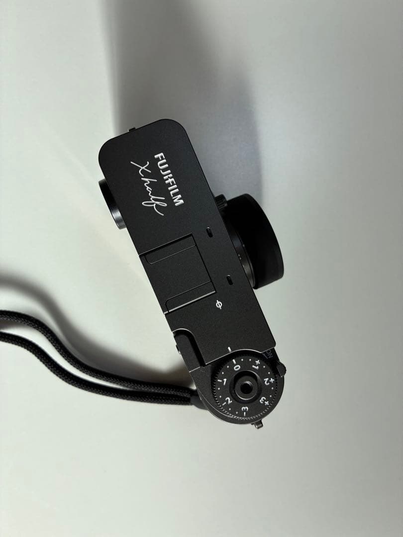 Fujifilm x-half X-HF1チャコールシルバー