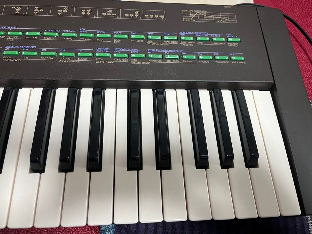 YAMAHA DX21 シンセサイザー