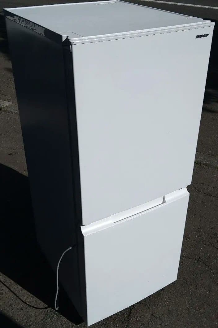 ホワイト 2ドア冷蔵庫 シャープ SJ-D15J W 2023年製