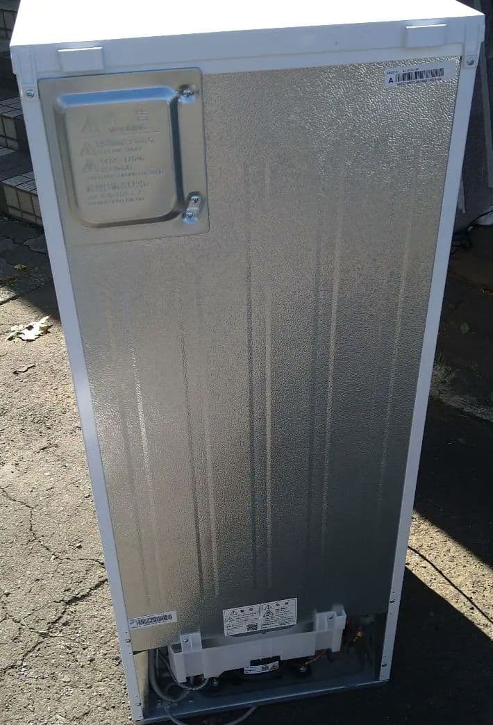 ホワイト 2ドア冷蔵庫 シャープ SJ-D15J W 2023年製