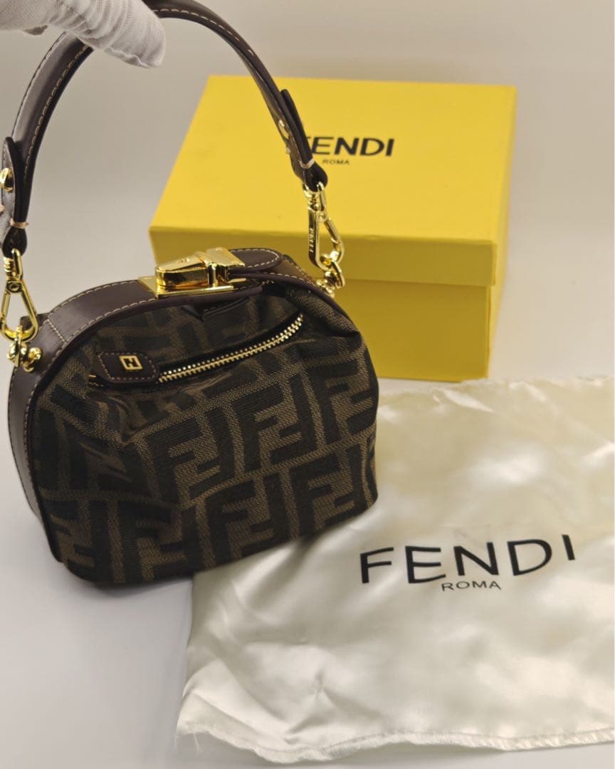 FENDI ズッカ柄 ミニハンドバッグ 2WAY ショルダーバッグ