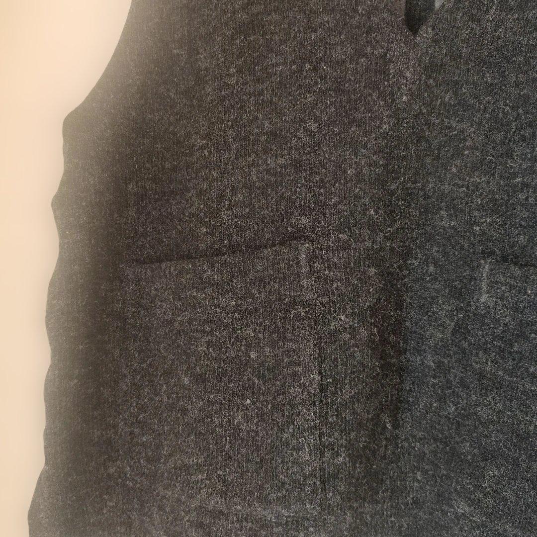 ネストローブ クウォーターフェイス Vネック ベスト